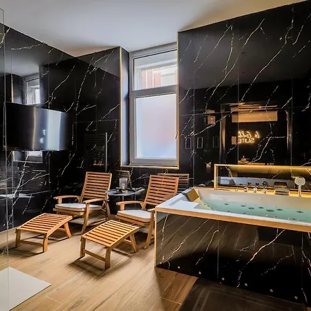 Golden - Elegance - Private Jacuzzi Appartement *