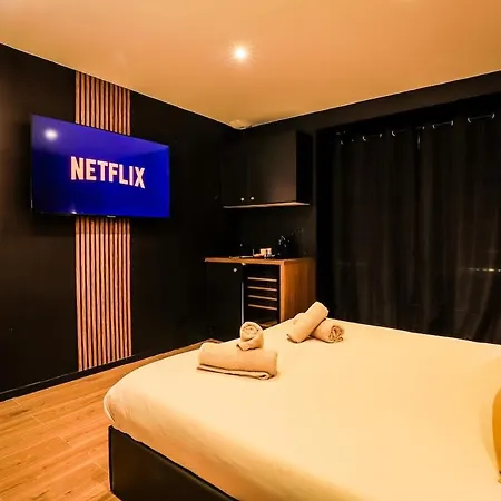 Golden - Elegance - Private Jacuzzi Appartement