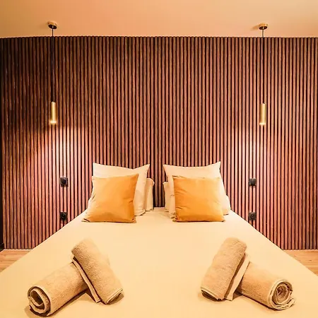 Golden - Elegance - Private Jacuzzi *