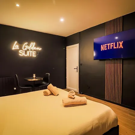 Golden - Elegance - Private Jacuzzi