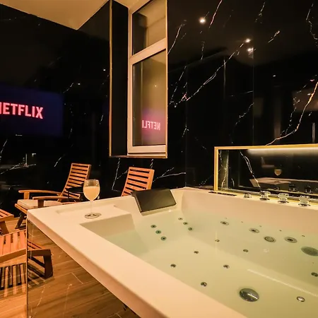 Golden - Elegance - Private Jacuzzi * Lens