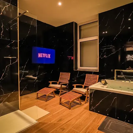 Golden - Elegance - Private Jacuzzi Apartamento