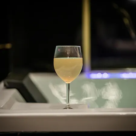 Golden - Elegance - Private Jacuzzi Apartamento Lens