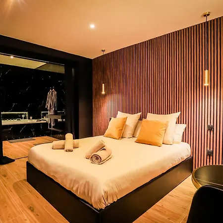 Golden - Elegance - Private Jacuzzi Apartamento *